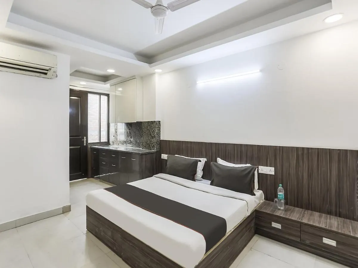 Capital O 85585 The Arjun Hotel 古尔冈 3*,  印度