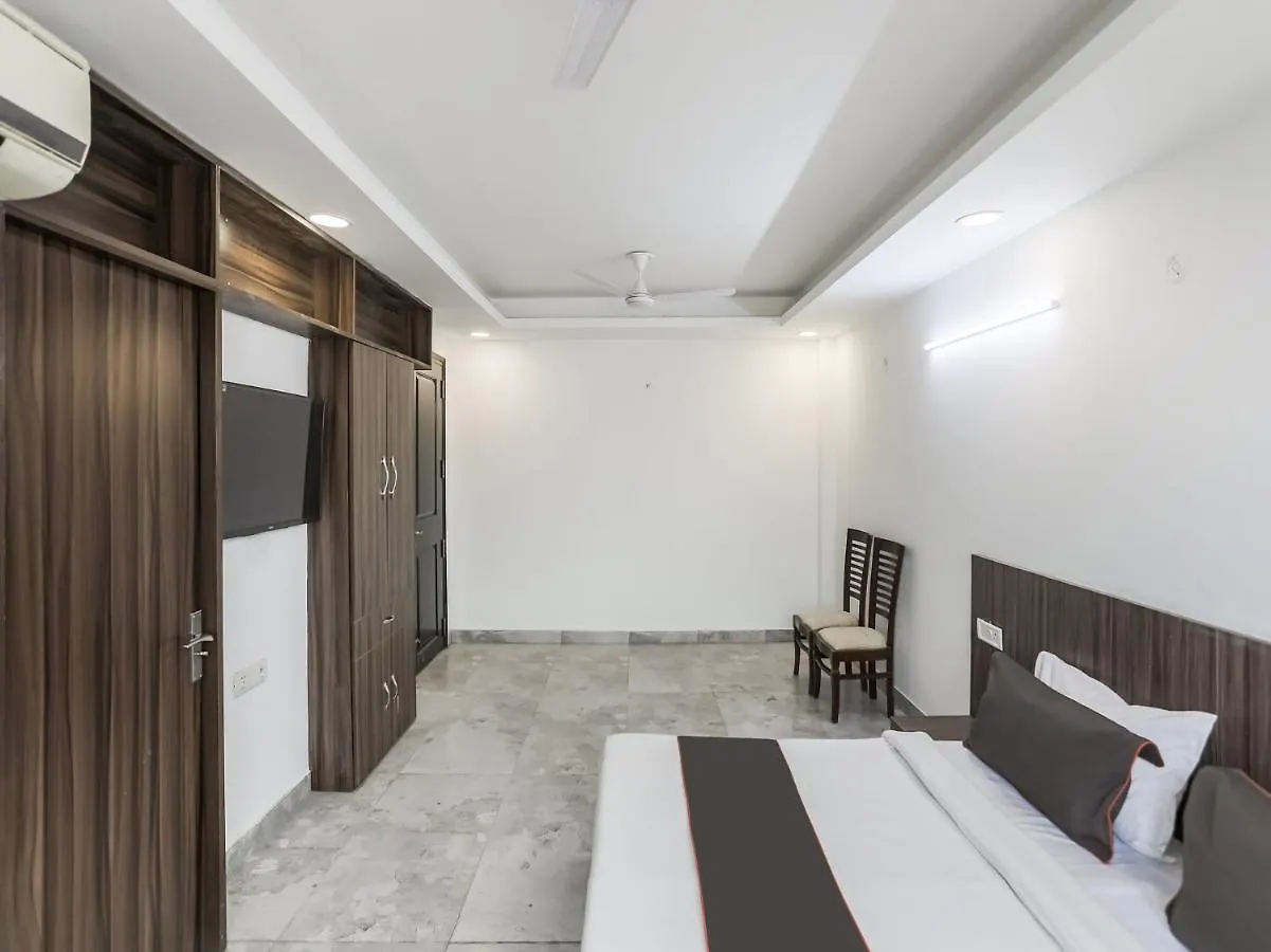Capital O 85585 The Arjun Hotel 古尔冈 3*,