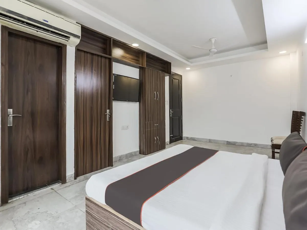 Capital O 85585 The Arjun Hotel 古尔冈 3*,